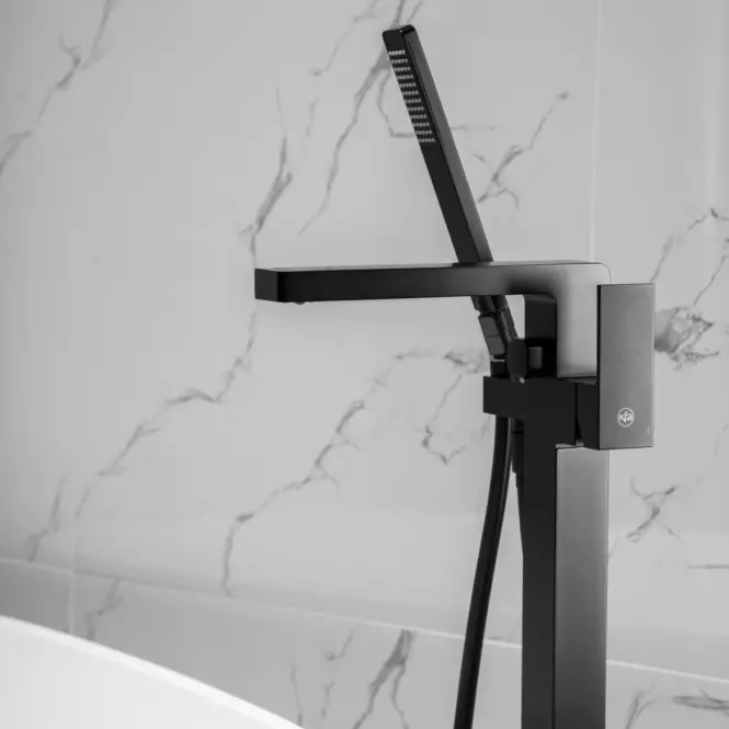 Samostojeća slavina za kadu Long black