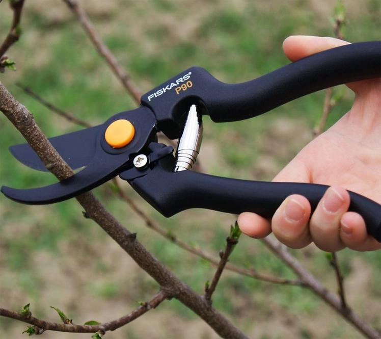 Profesionalne vrtne škare P90 - Fiskars