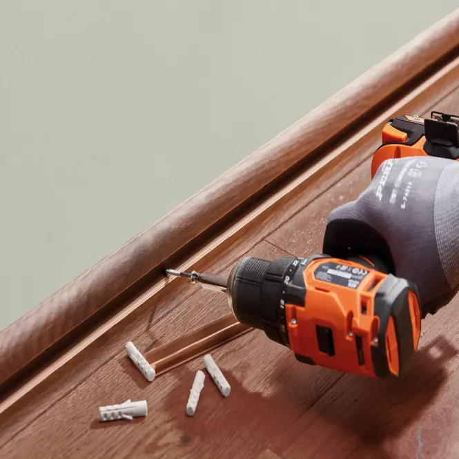 Podna lajsna PCV Premium Classic 9005 crna mat,7