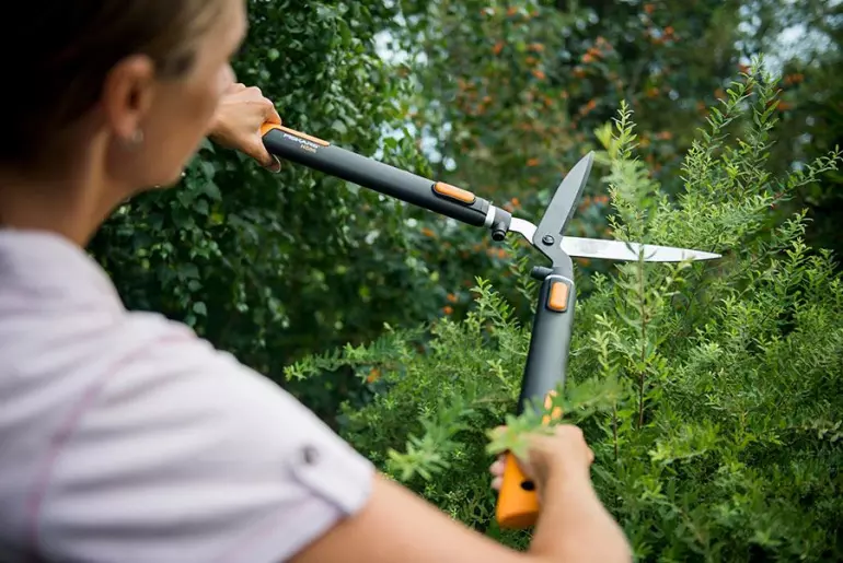Škare smartfit za živicu teleskopske - Fiskars,4