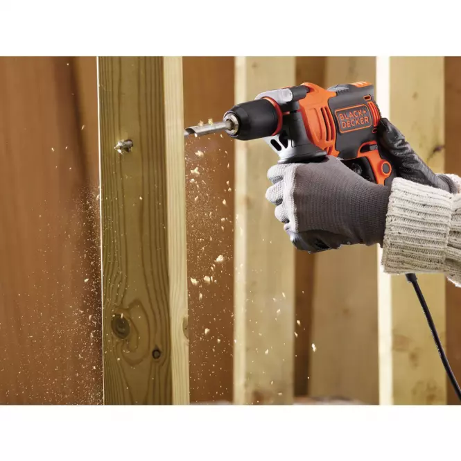 Udarna bušilica Black&Decker BEH710K 710W,3