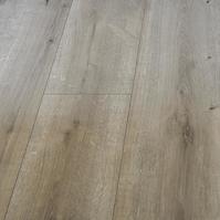 Laminat hrast Halifax 8mm AC4 Parquet Mercado 4558